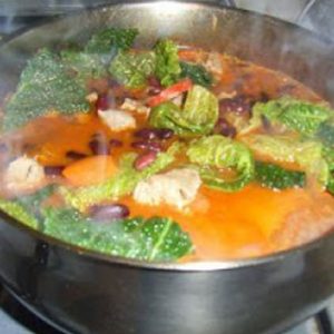 Couves com Feijão e carnes de Porco